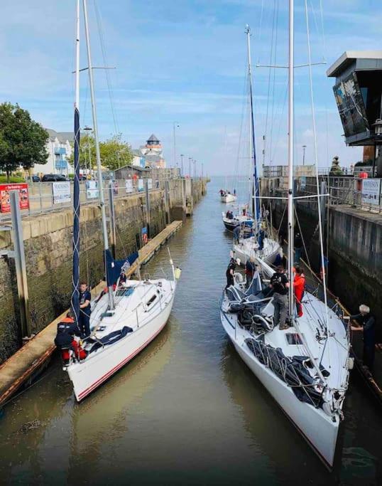 Cosy Apartment At The Marina Portishead Exterior photo